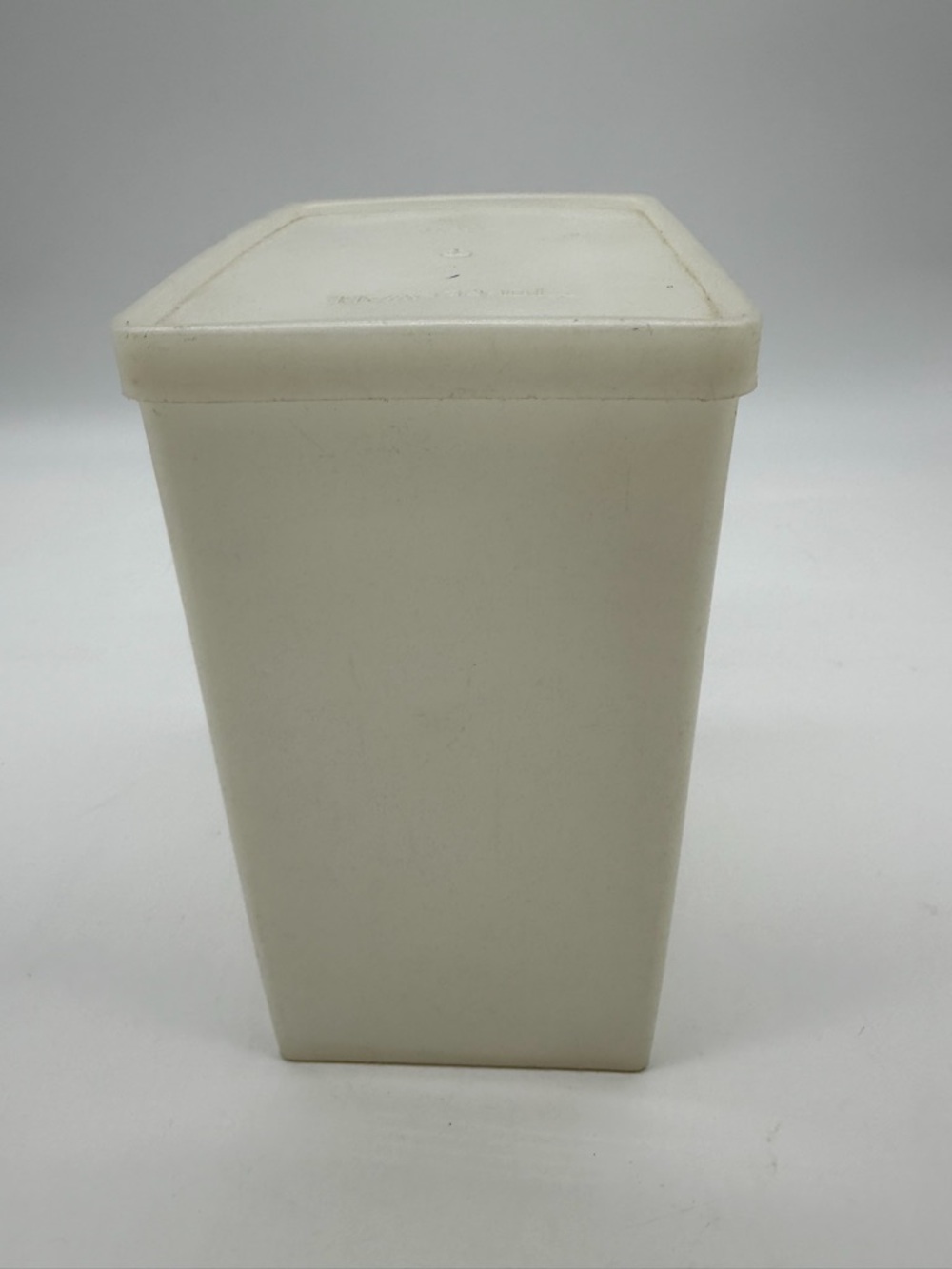 Vintage Tupperware Storage Container With Removeable Piece. - Picture 3 of 8